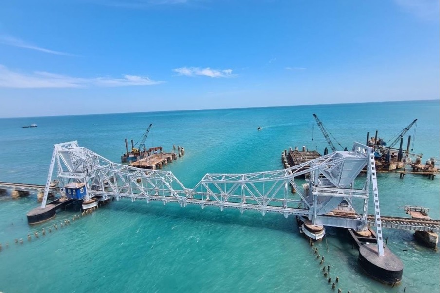 Historic Moment as Indias First Vertical Sea Bridge The New Pamban Bridge Welcomes Fishing Boats in Rameswaram Historic Moment as Indias First Vertical Sea Bridge The New Pamban Bridge Welcomes Fishing Boats in Rameswaram