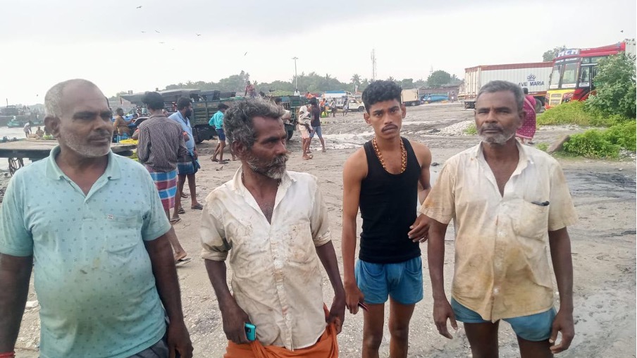 Tamil Nadu Fishermen Rescued in Daring Operation After Boat Damage in Palk Bay Tamil Nadu Fishermen Rescued in Daring Operation After Boat Damage in Palk Bay