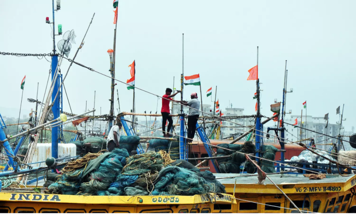 INCOIS Issues Alert ‘Kallakkadal’ Phenomenon to Impact Coastal Kerala and Tamil Nadu INCOIS Issues Alert 'Kallakkadal' Phenomenon to Impact Coastal Kerala and Tamil Nadu