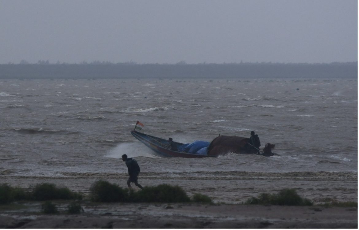 Cyclone Dana Wreaks Havoc on Fisheries in Coastal Bengal Cyclone Dana Wreaks Havoc on Fisheries in Coastal Bengal