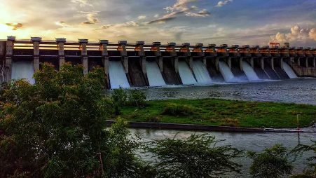 FISHERMEN FEAR LIVELIHOOD LOSS DUE TO PROPOSED FLOATING SOLAR FARM IN JAYAKWADI DAM FISHERMEN FEAR LIVELIHOOD LOSS DUE TO PROPOSED FLOATING SOLAR FARM IN JAYAKWADI DAM
